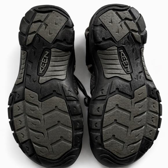 KEEN Newport H2 Sandals Mens Size 8 Gray Black Waterproof Hiking Outdoor Shoes